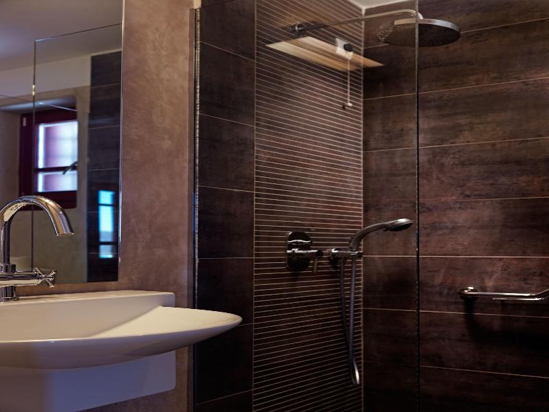 Themonies Luxury Suites image