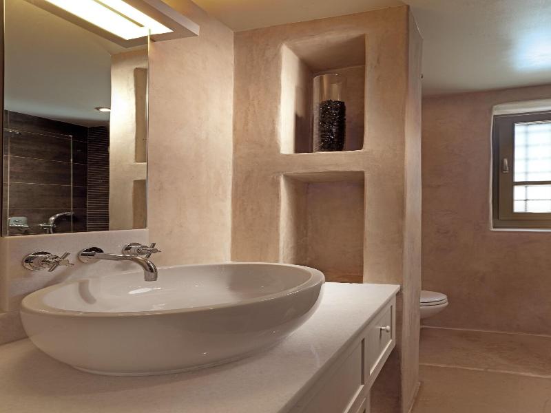 Themonies Luxury Suites image