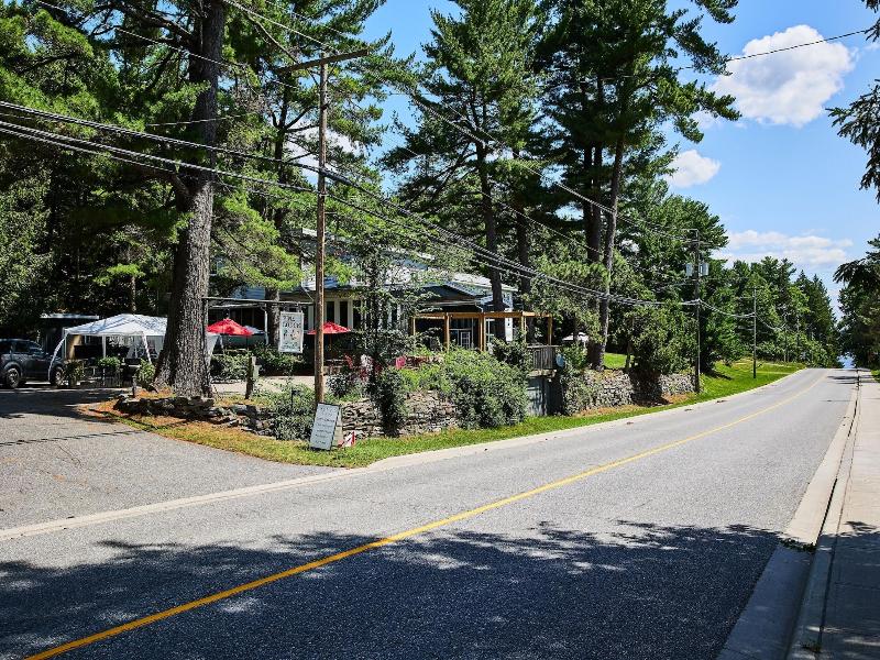 3 Pines Lodge Muskoka image