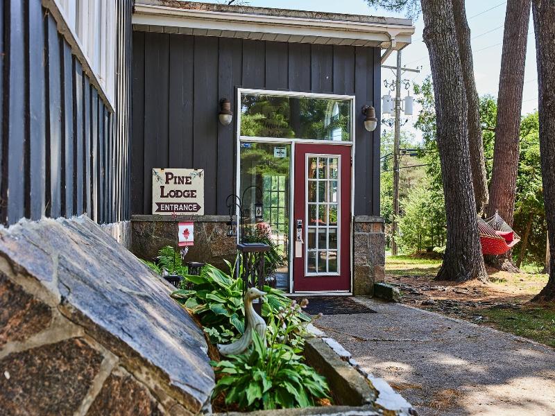 3 Pines Lodge Muskoka image