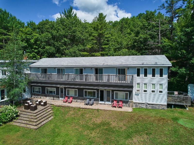 3 Pines Lodge Muskoka image