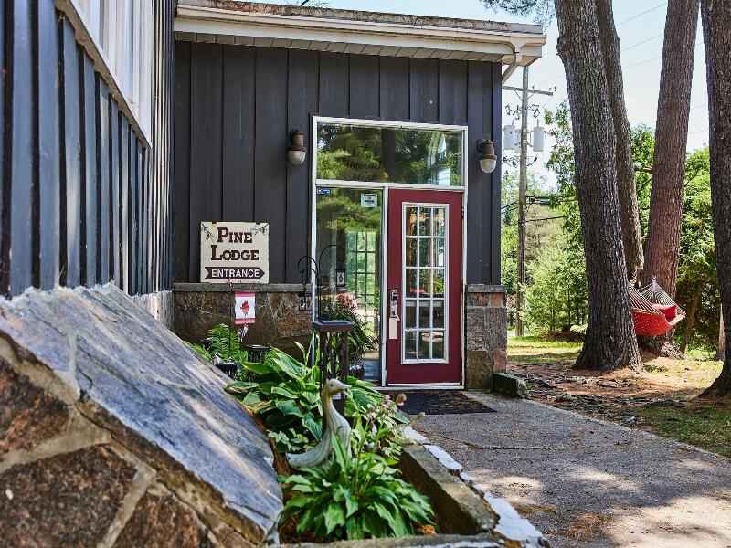 3 Pines Lodge Muskoka image