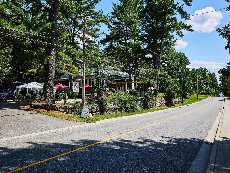 3 Pines Lodge Muskoka image