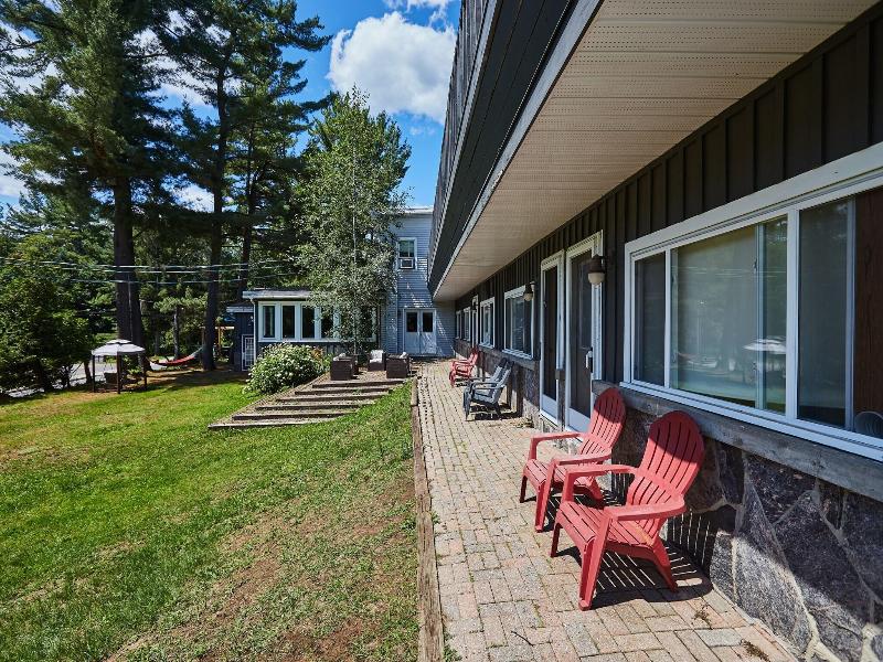 3 Pines Lodge Muskoka image