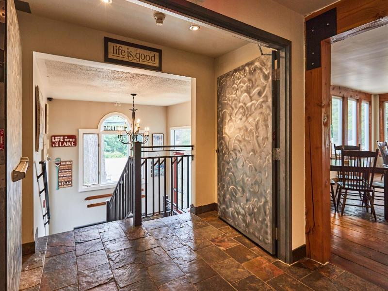 3 Pines Lodge Muskoka image