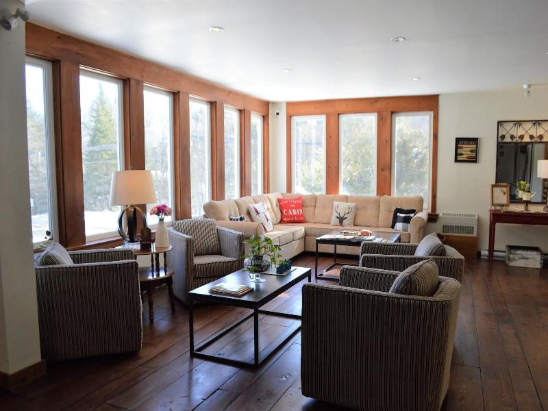 3 Pines Lodge Muskoka image