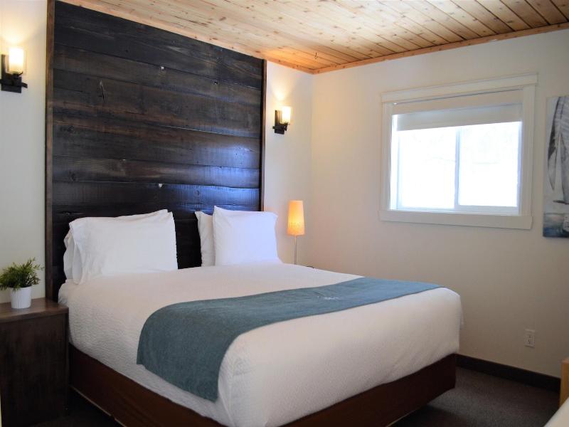 3 Pines Lodge Muskoka image