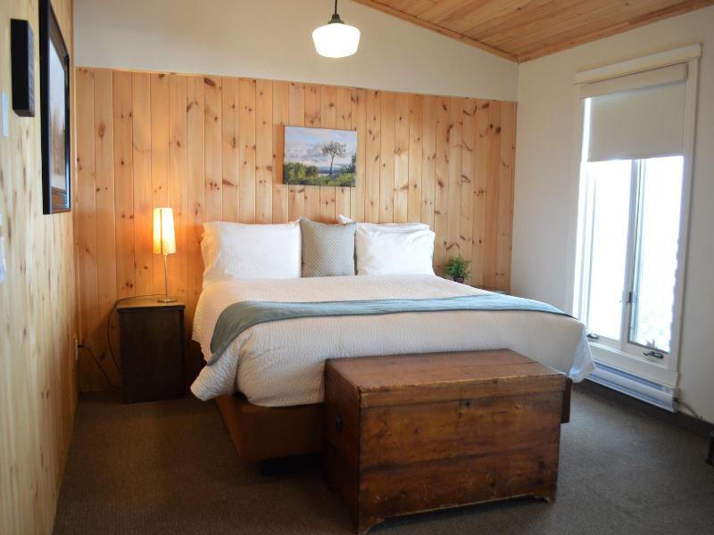 3 Pines Lodge Muskoka image