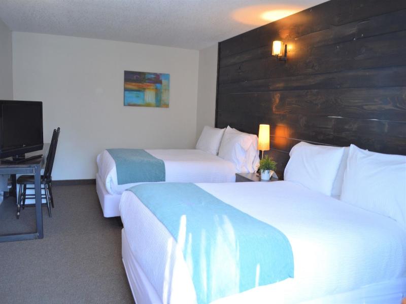 3 Pines Lodge Muskoka image