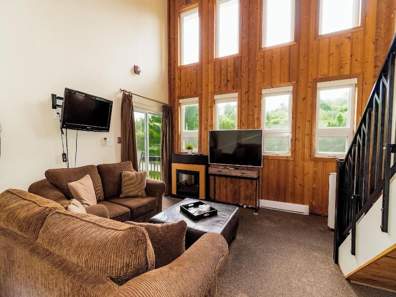 3 Pines Lodge Muskoka image