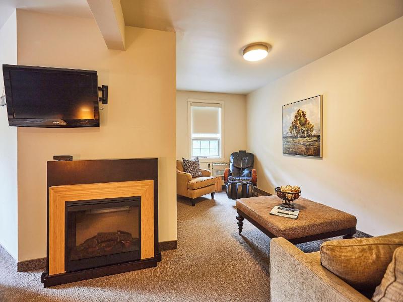 3 Pines Lodge Muskoka image
