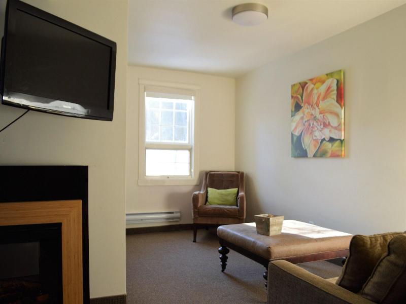 3 Pines Lodge Muskoka image