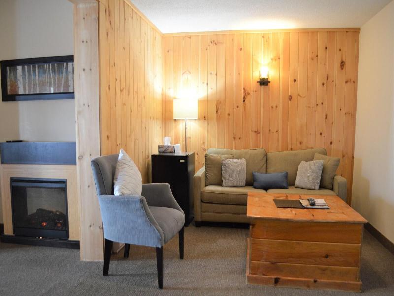 3 Pines Lodge Muskoka image