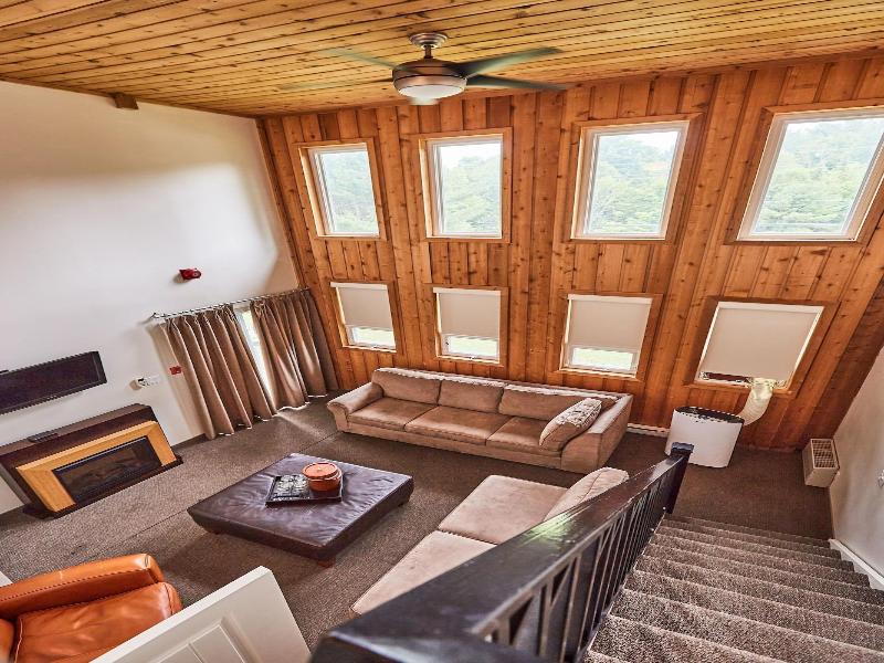 3 Pines Lodge Muskoka image