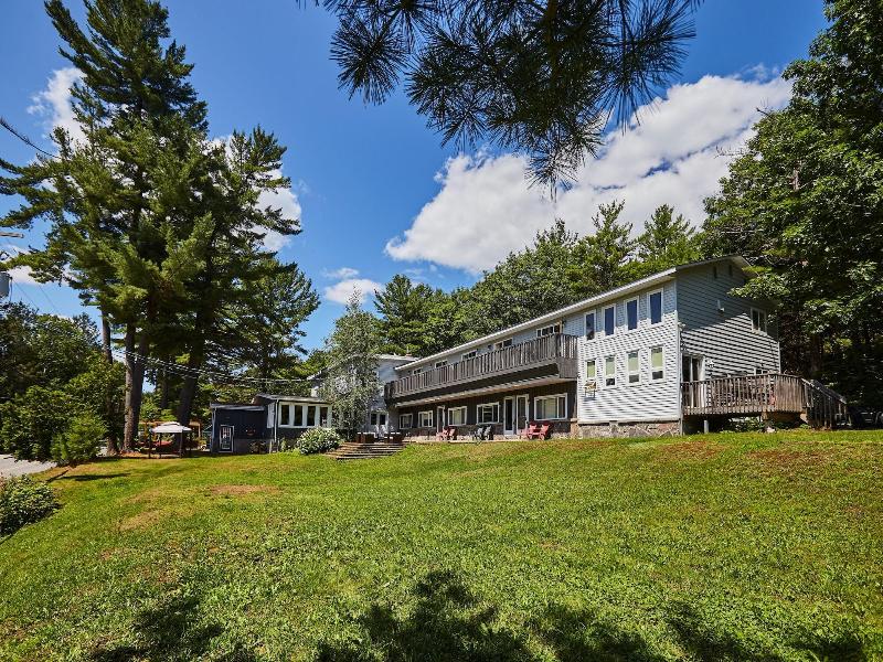 3 Pines Lodge Muskoka image