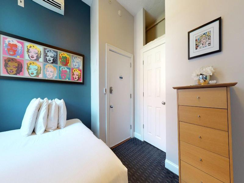 Maverick Suites At 400 Columbus Ave image