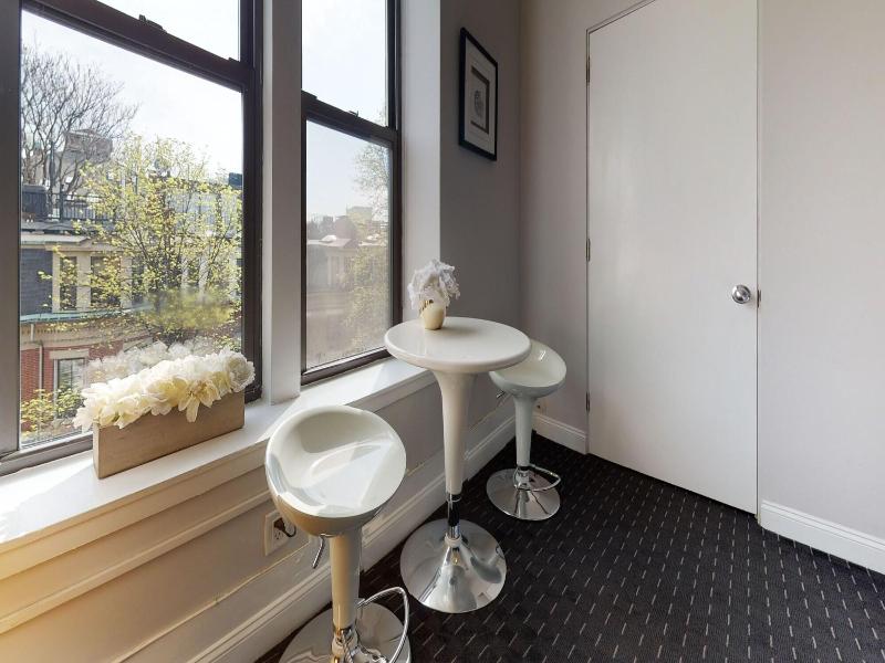 Maverick Suites At 400 Columbus Ave image