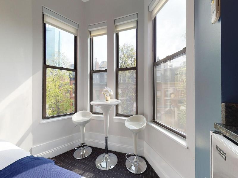 Maverick Suites At 400 Columbus Ave image