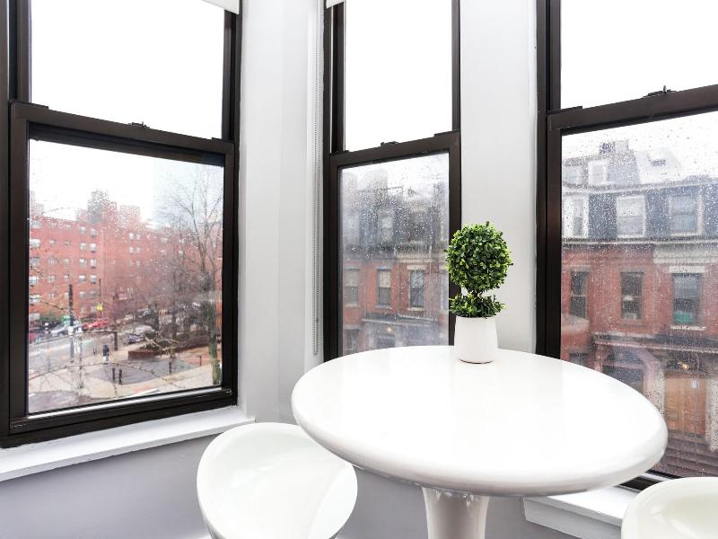 Maverick Suites At 400 Columbus Ave image
