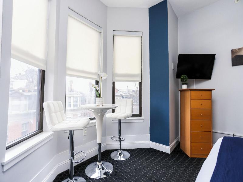 Maverick Suites At 400 Columbus Ave image