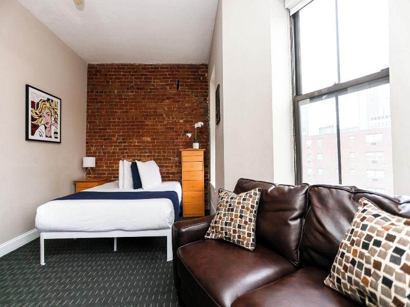 Maverick Suites At 400 Columbus Ave image