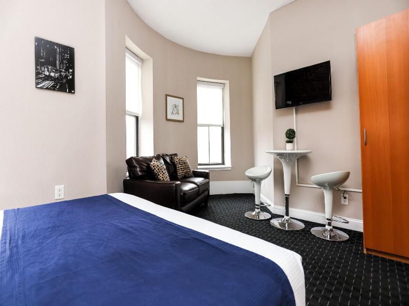 Maverick Suites At 400 Columbus Ave image