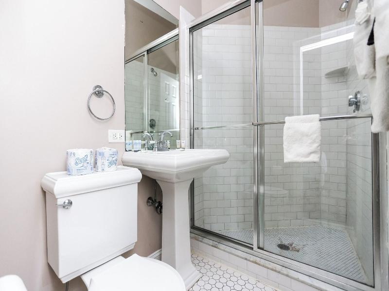 Maverick Suites At 400 Columbus Ave image