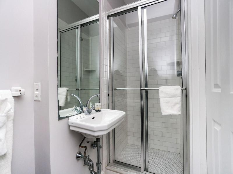 Maverick Suites At 400 Columbus Ave image