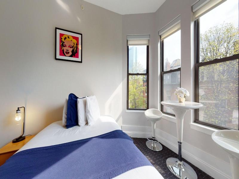 Maverick Suites At 400 Columbus Ave image