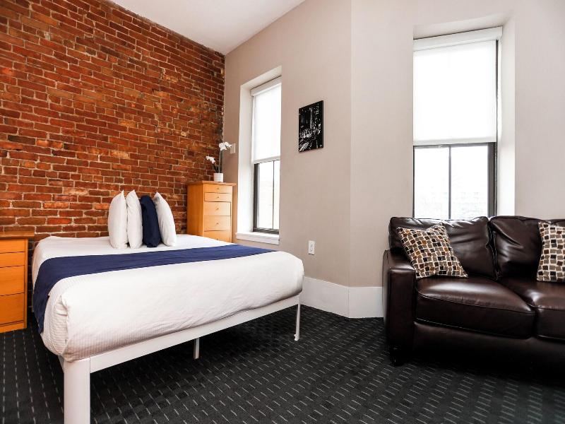 Maverick Suites At 400 Columbus Ave image