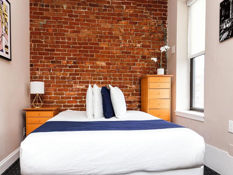 Maverick Suites At 400 Columbus Ave image