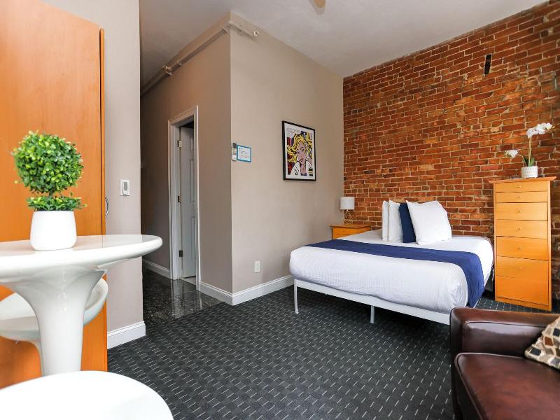 Maverick Suites At 400 Columbus Ave image