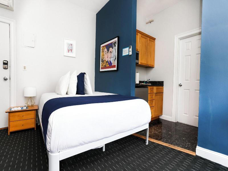 Maverick Suites At 400 Columbus Ave image