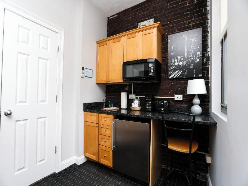 Maverick Suites At 400 Columbus Ave image
