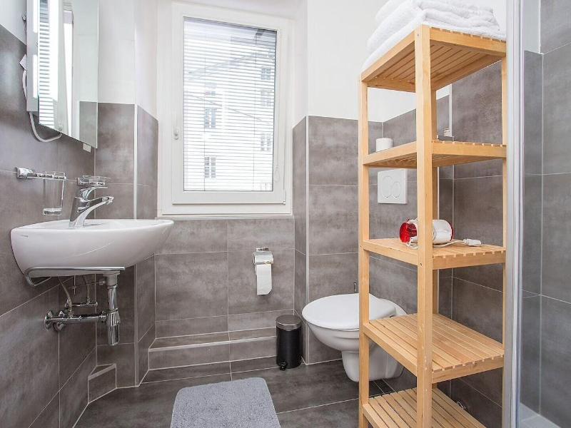 Midi Guestrooms image