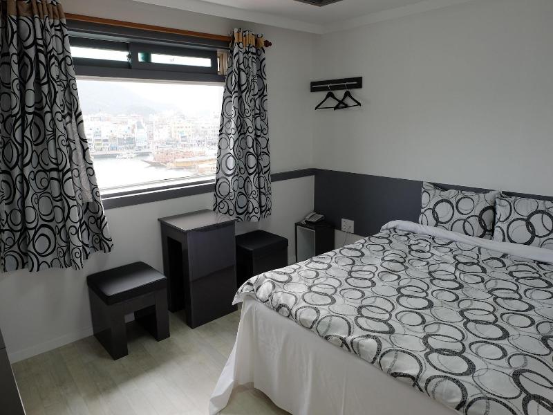 Hotel Napoli image