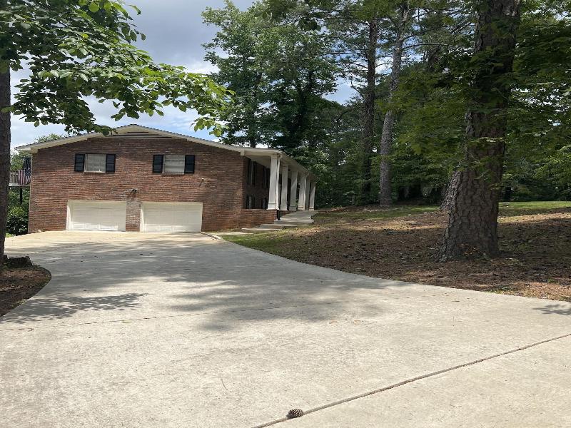 Urban Lake House image