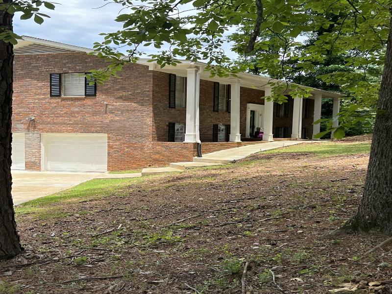 Urban Lake House image