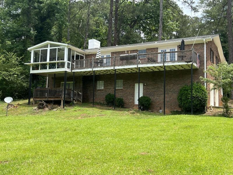 Urban Lake House image