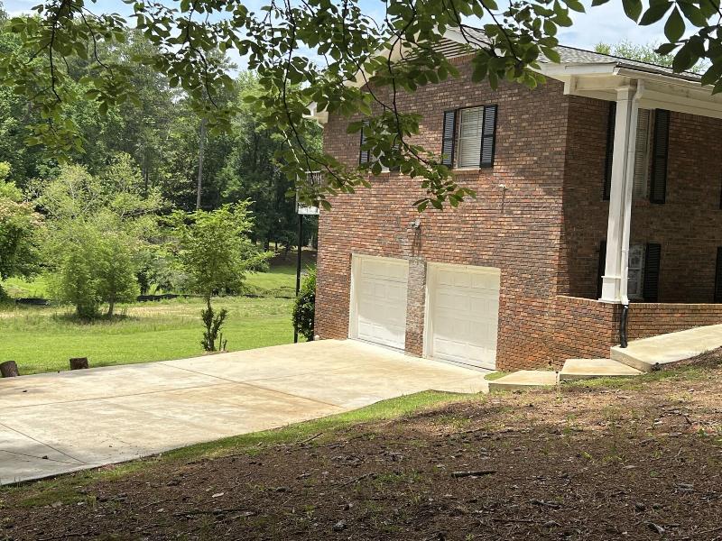 Urban Lake House image