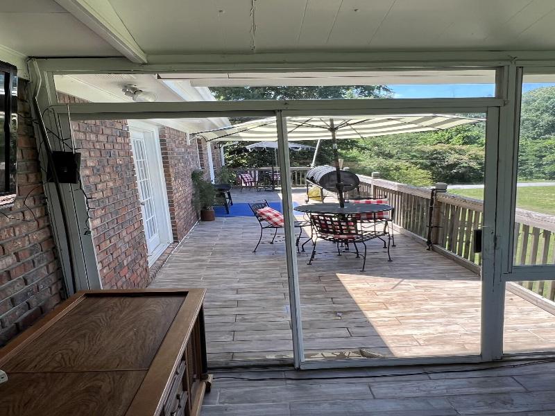 Urban Lake House image