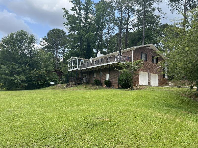 Urban Lake House image