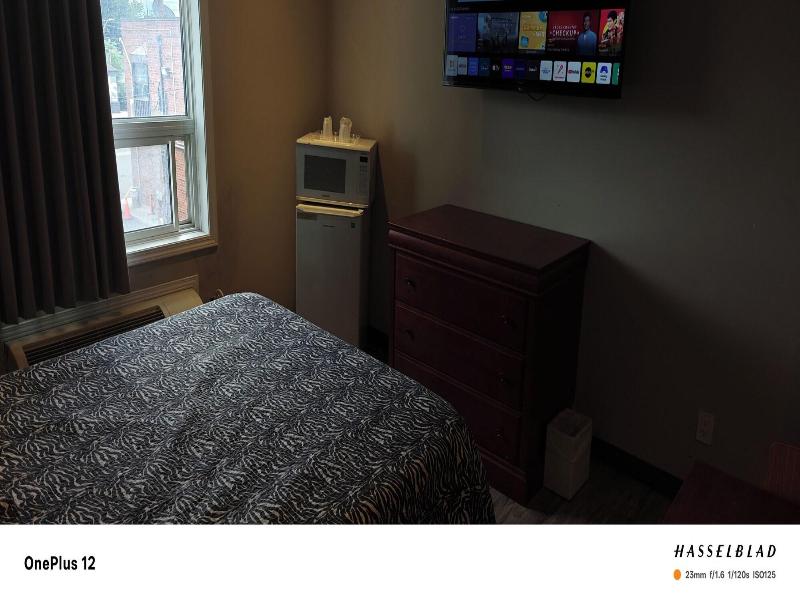 Queensway Motel image
