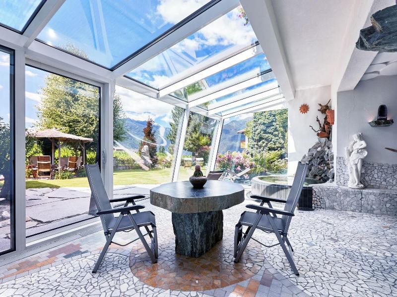 Mineralienhotel Natznerhof image