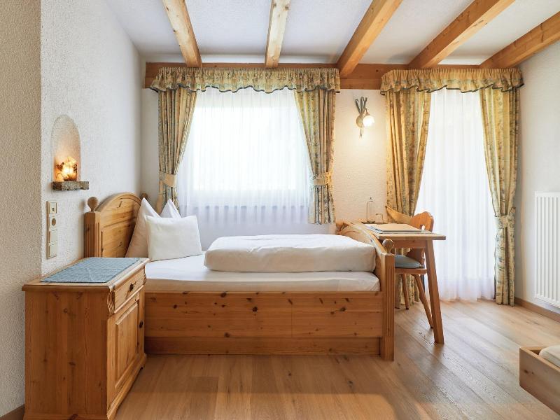 Mineralienhotel Natznerhof image