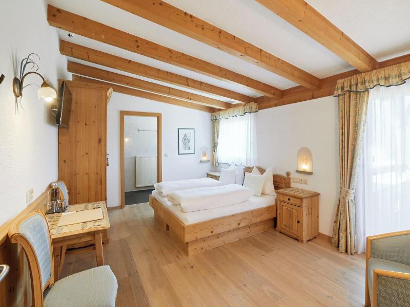 Mineralienhotel Natznerhof image