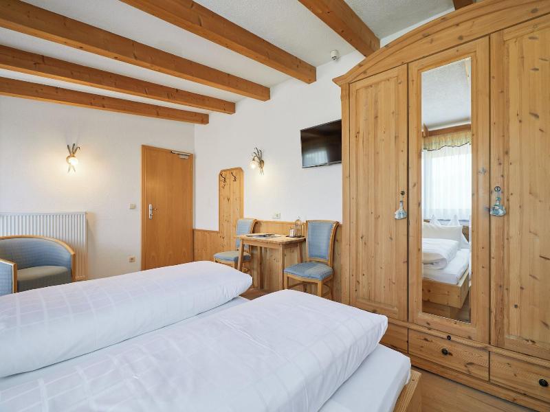 Mineralienhotel Natznerhof image