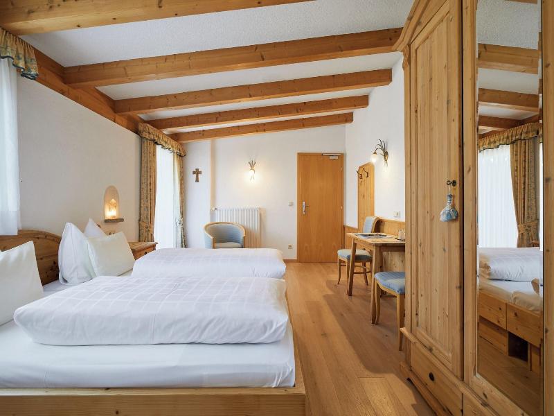 Mineralienhotel Natznerhof image
