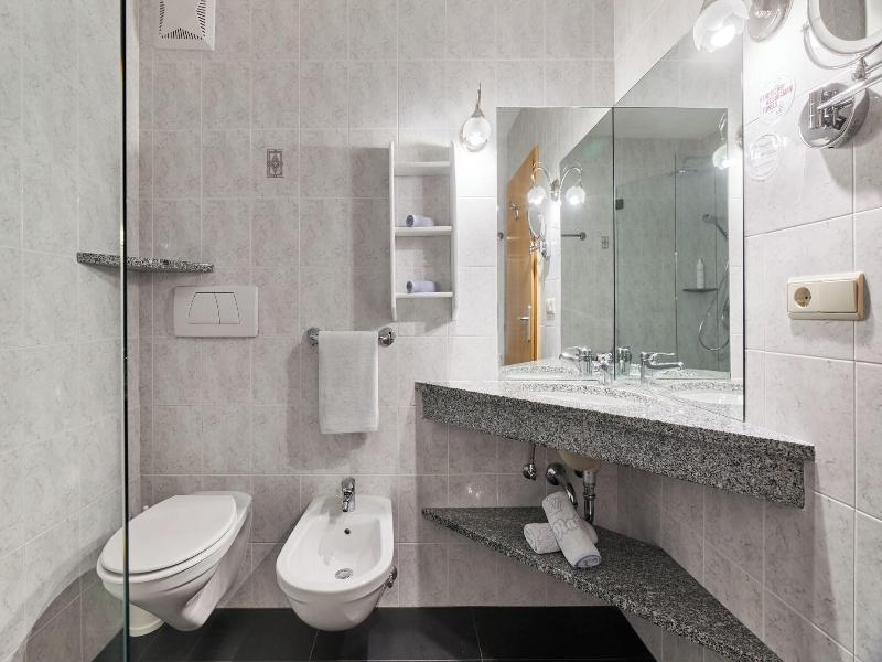 Mineralienhotel Natznerhof image