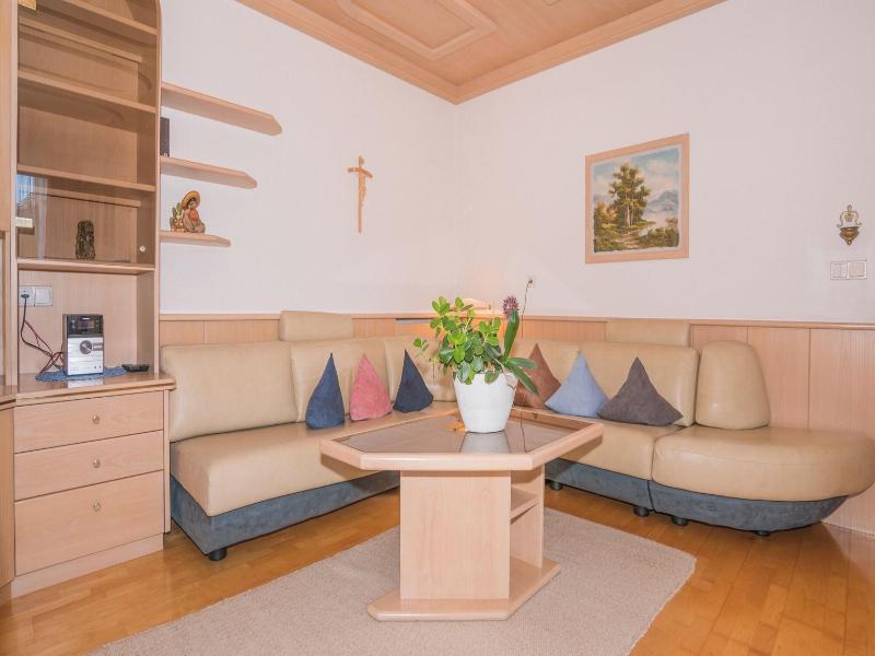 Mineralienhotel Natznerhof image
